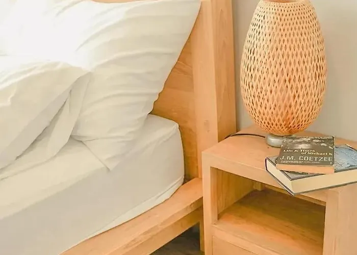 Yakthai Poshtel Ostello *
